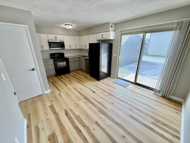Foto del edificio - 823 N Cherry St