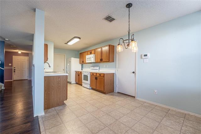 Foto del edificio - 2929 Jamestown Dr