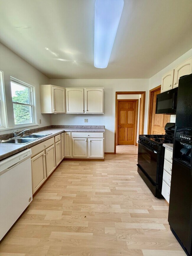 Foto del edificio - Charming 2-Bedroom Home Near the Hospital – Pet Friendly!