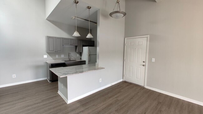 Building Photo - Lakefront Condo in Altamonte Springs