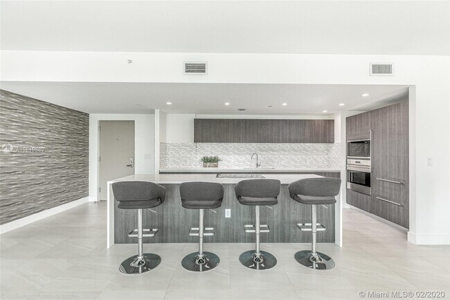 Foto del edificio - 1150 102nd St