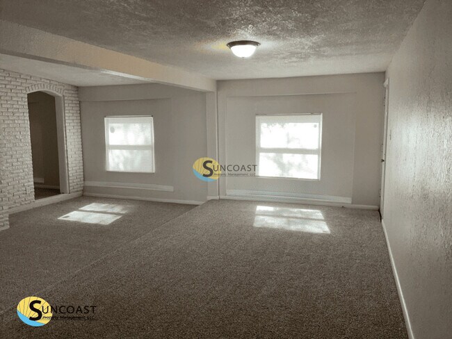 Foto del edificio - 4805 Locksley Ave