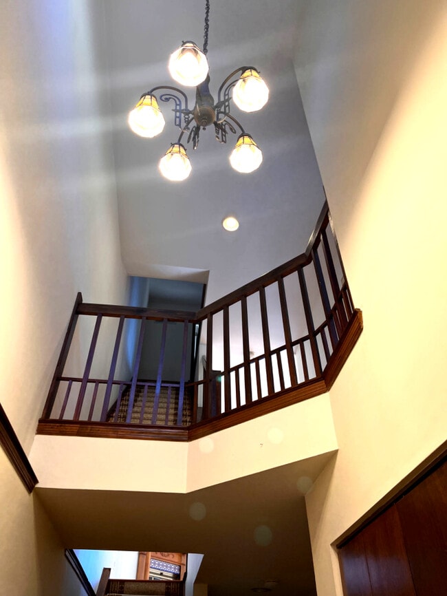 Foyer - 8816 Ridge Ave