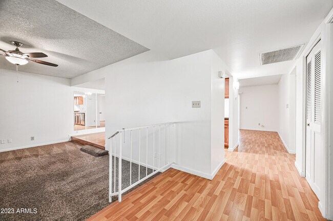 Building Photo - 3933 S Oak St