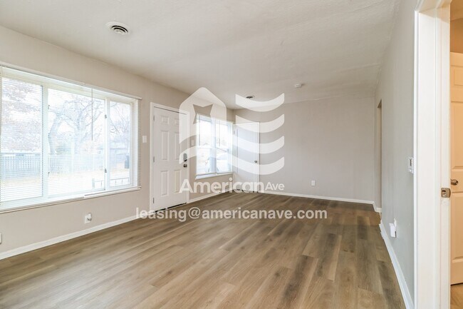 Foto del edificio - 6575 Julian Ave