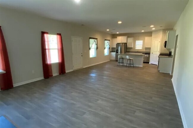 Building Photo - 1044 Fairfield Dr
