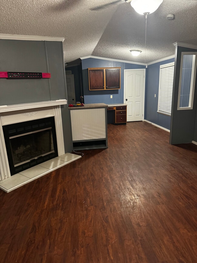 Building Photo - 495 Apricot St