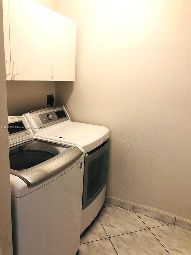 Foto del edificio - 481 NW 188th Terrace