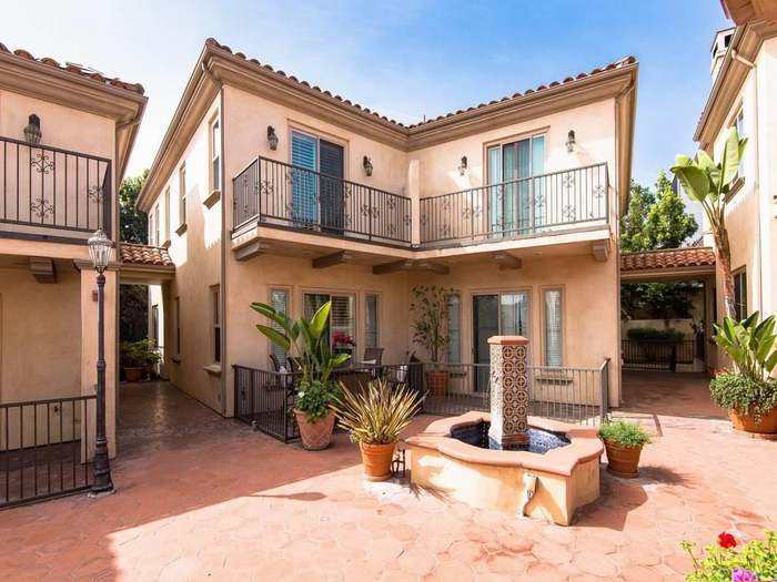 Front - 1729 Aviation Blvd