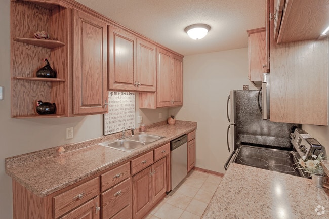 1BR, 1BA - Midland Terrace