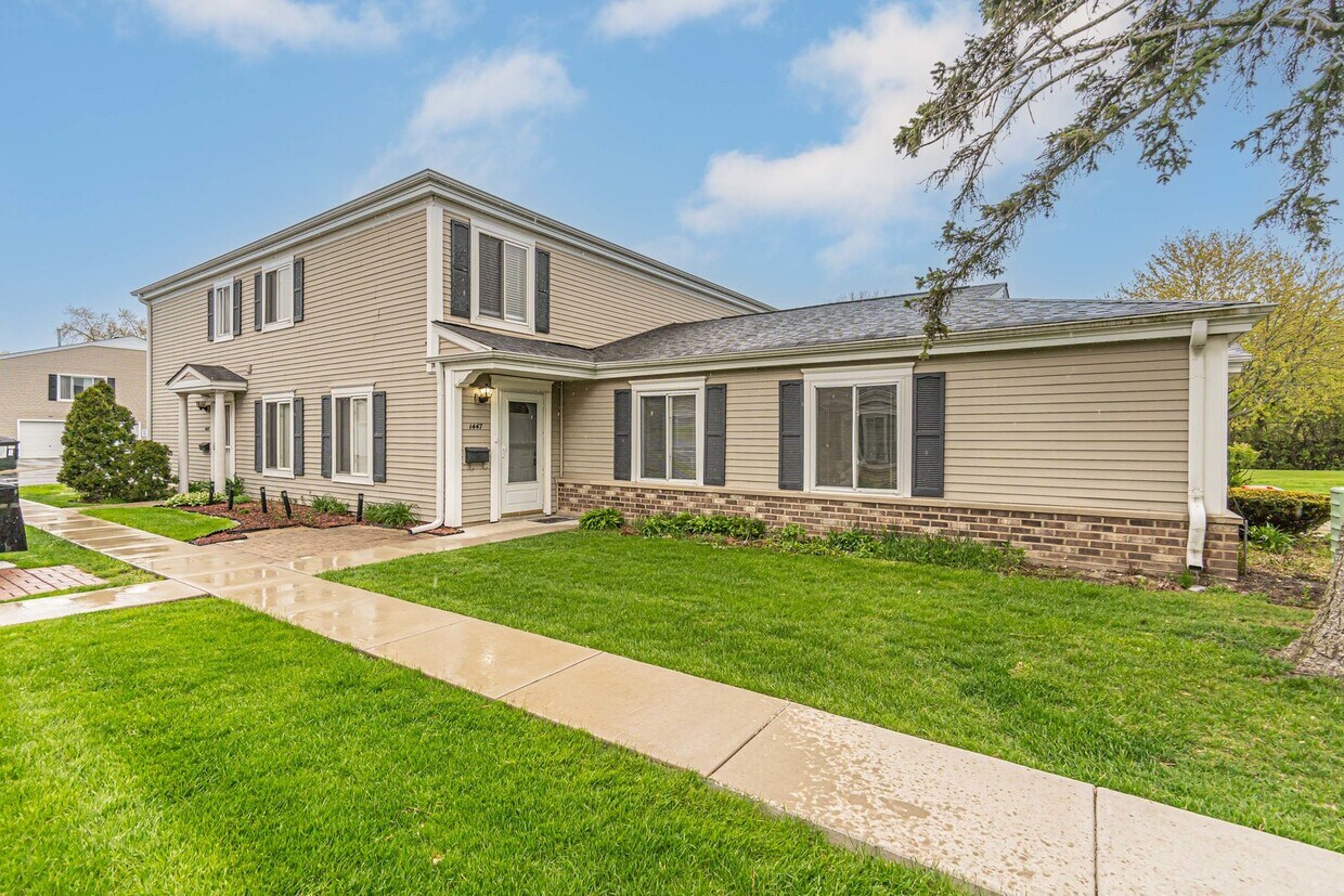 Foto principal - 1447 Quaker Ln