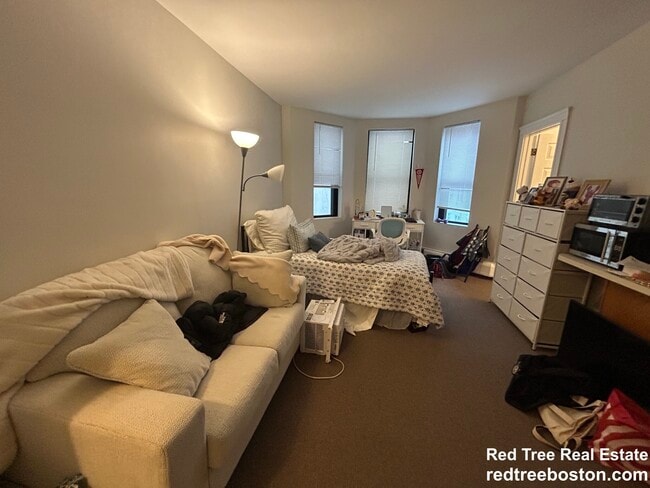 Building Photo - 845 Beacon St