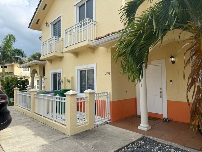 Foto del edificio - 7458 NW 179th Terrace