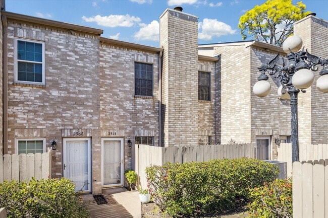 Building Photo - 2968 Holly Hall St