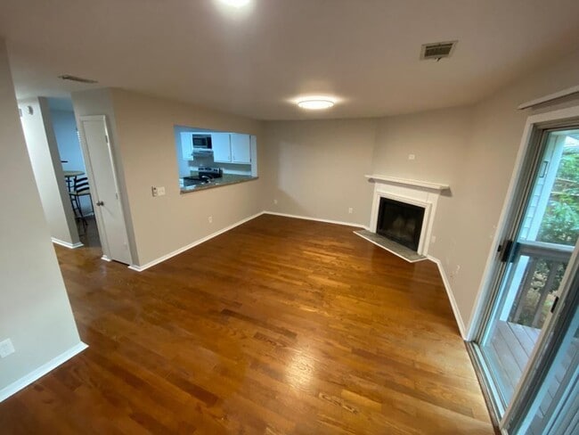 Foto del edificio - 1806 Queen Anne Ct