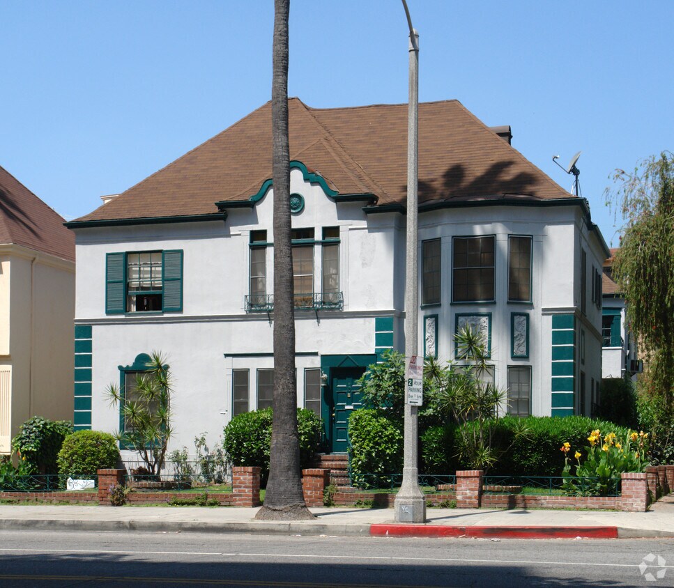 Building Photo - 9100 Alden Dr