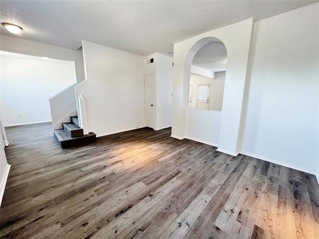 Foto del edificio - 921 Lake Bluff Dr