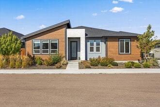 Building Photo - 555 S Proctor Ln