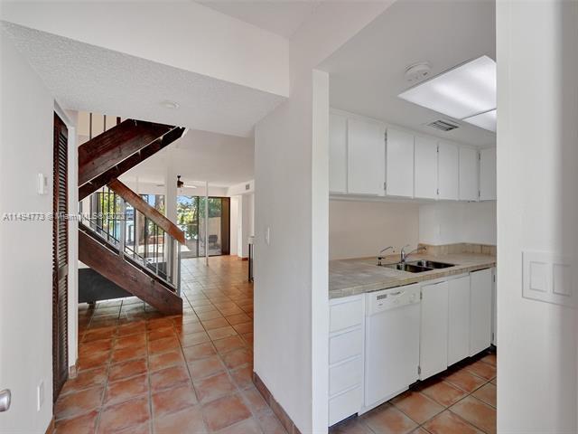 Foto del edificio - 4863 SW 71st Pl
