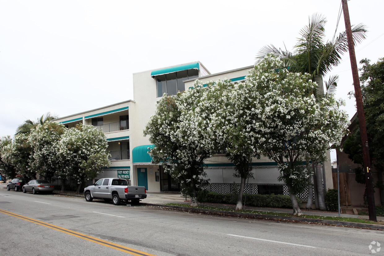 Primary Photo - Broadway Plaza