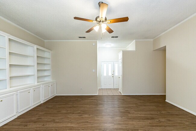 Building Photo - Large 3/2/2 with tons of storage space!