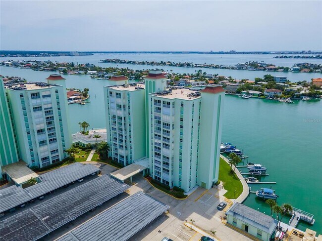 Foto del edificio - 400 64th Ave