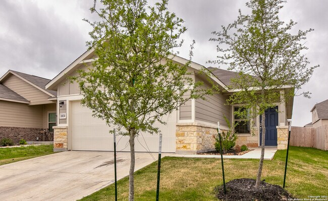 Building Photo - 10830 Fox Trot Way