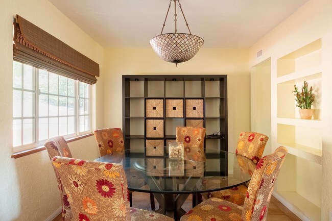 Building Photo - 7267 Golfcrest Dr