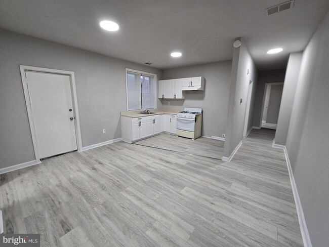 Building Photo - 5431 Baltimore Ave