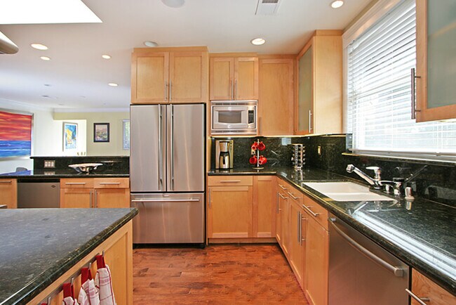 Foto del edificio - 807 Warren Ave