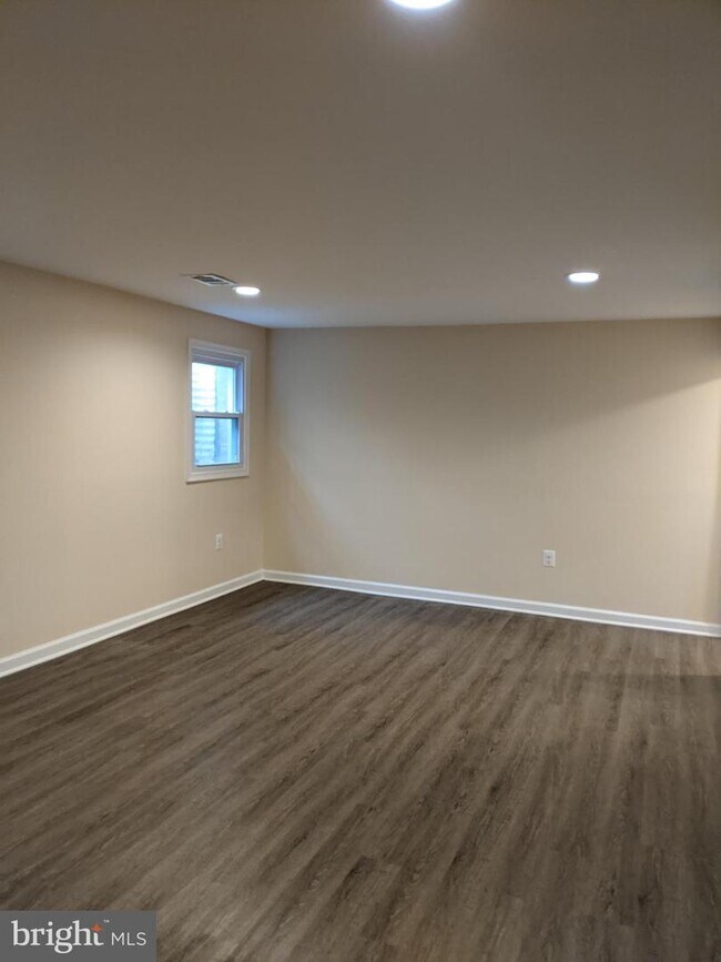 Building Photo - 7704 Brandeis Way