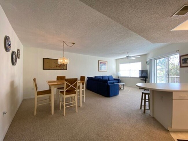 Foto del edificio - 481 Quail Forest Blvd