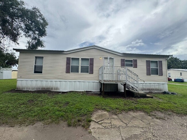 "Charming 3-Bed Oasis in Gibsonton – 1,235 Sq. Ft. of Cozy Living!" - "Charming 3-Bed Oasis in Gibsonton – 1,235 Sq. Ft. of Cozy Living!" Apartment