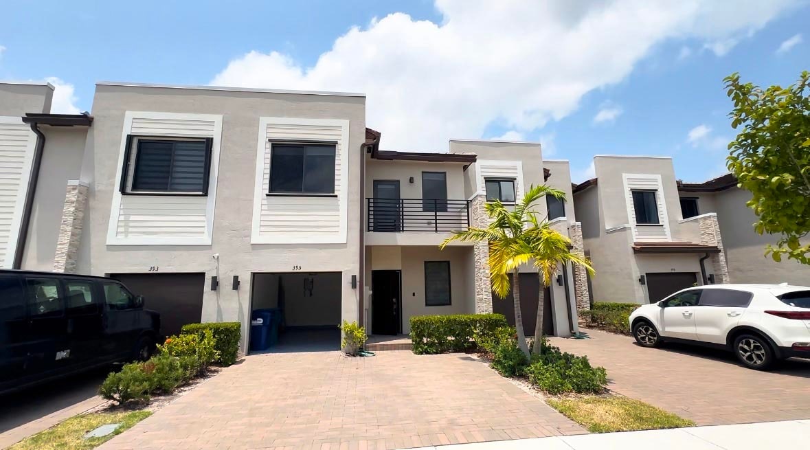 Photo - 395 NE 211th Terrace (Miami, FL)