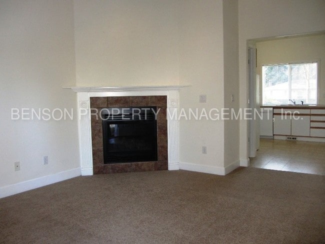 Building Photo - 16725 NE Halsey St