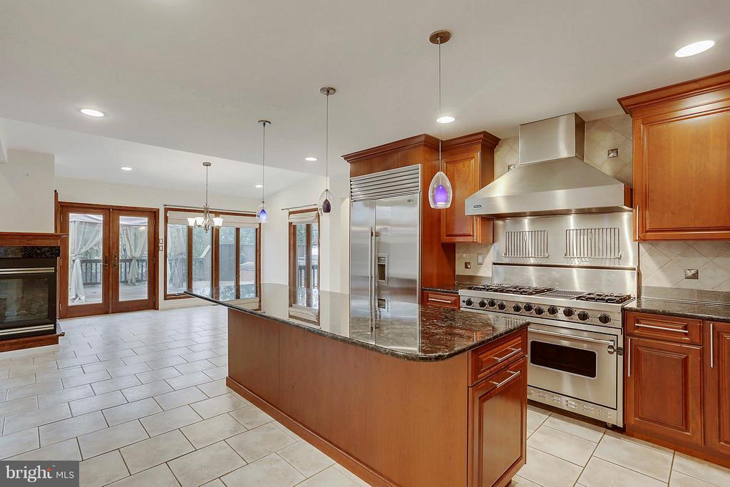 Foto principal - 9801 Clydesdale St