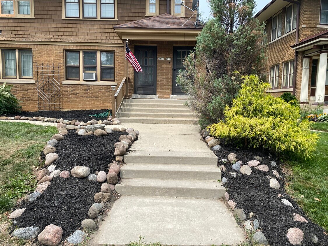 Foto principal - 2853 N Sherman Blvd