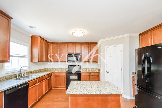 Building Photo - Sweet 3BR, 2.5BA home ready for new reside...