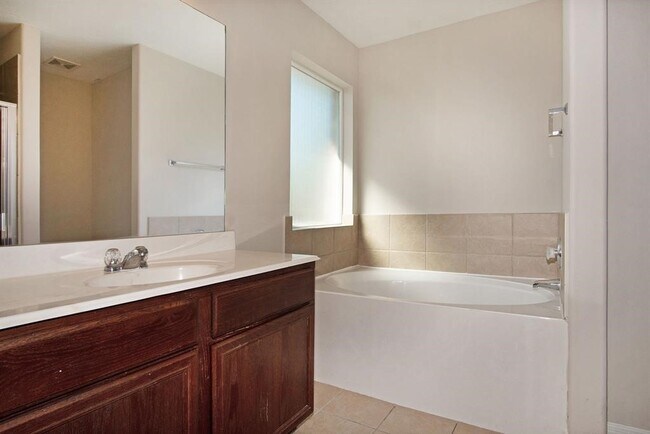 Foto del edificio - 127 Rodeo Dr