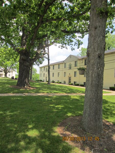 Building Photo - 10950 Highland Rd