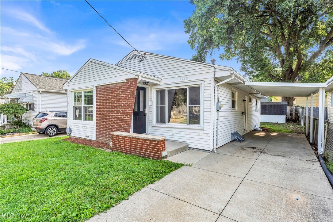Primary Photo - 1253 Hilltop Dr
