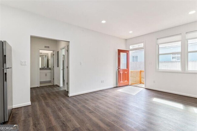 Foto del edificio - 1060 Grant Way SE