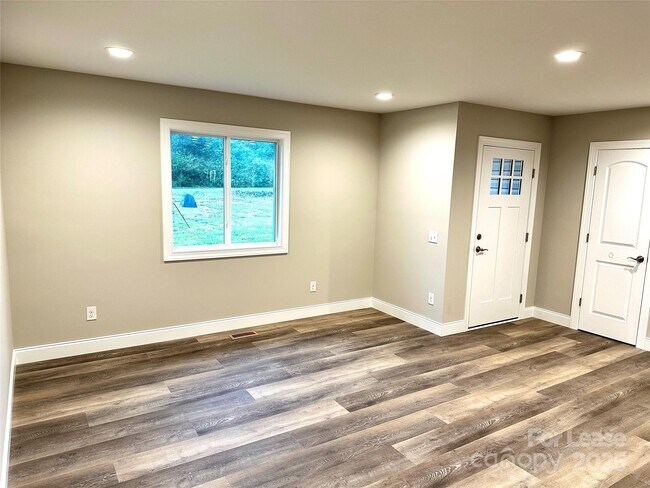 Foto del edificio - 6431 Little Mountain Rd