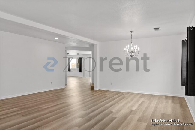 Building Photo - 11015 Evergreen Loop