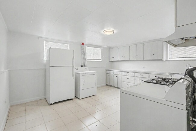 Photo - 5938 E 14th Ave - 5938 Apartment
