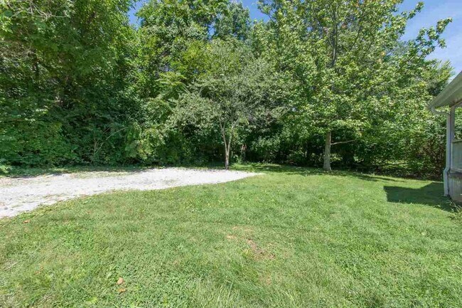 Foto del edificio - 3 bedroom, 1 bath Home: Available August 2026!