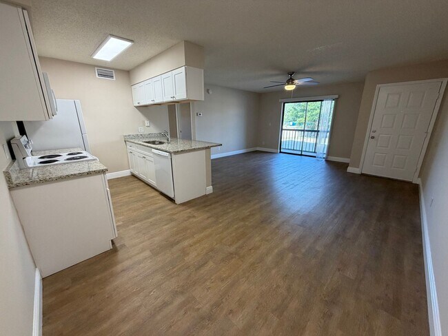 Foto del edificio - ANNUAL RENTAL - 1 BED / 1 BATH CONDO AT MYSTIC GARDENS