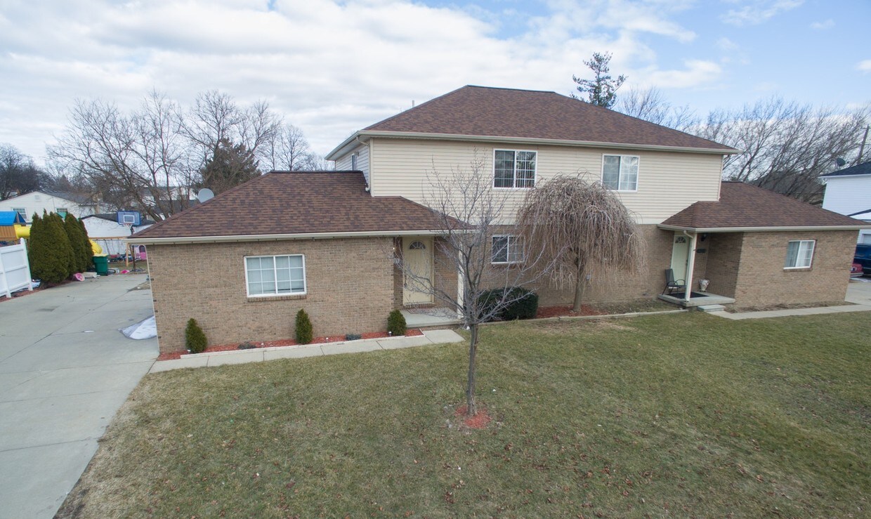 Primary Photo - 44234 Delco Boulevard