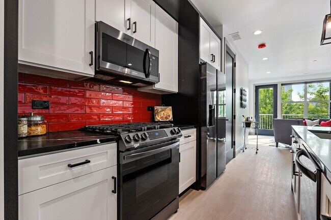 Foto del edificio - 4050 S Indiana Ave