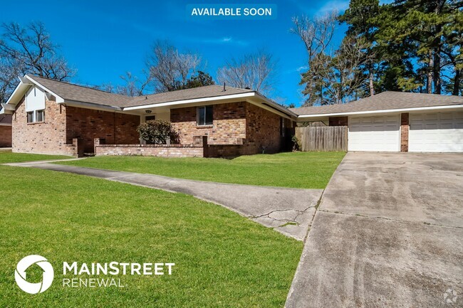 Building Photo - 2662 S Woodloch St